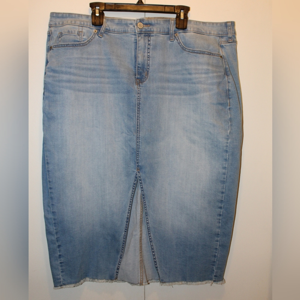 Torrid NWT 22 Midi Denim Front Slit Skirt Light Blue Denim Pencil Skirt - Picture 7 of 14